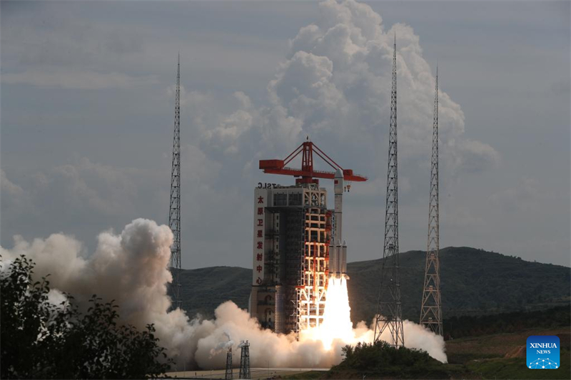 China lan?a grupo de satélites que fornecerá internet de banda larga