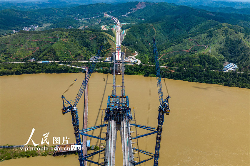 Guangxi: avan?a a constru??o da ponte Tengzhou-Xunjiang