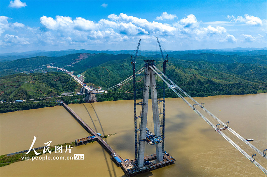 Guangxi: avan?a a constru??o da ponte Tengzhou-Xunjiang