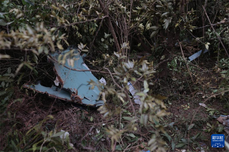 Quatro passageiros chineses morrem em queda de helicóptero no Nepal