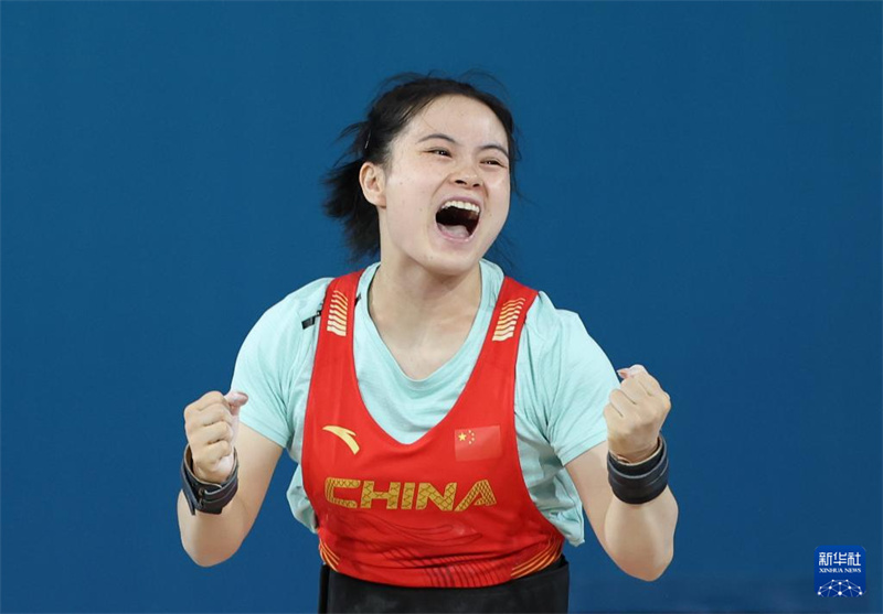 Paris 2024: Levantadora de peso chinesa Luo Shifang vence o ouro na categoria feminina de 59 kg