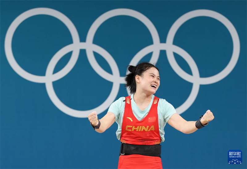 Paris 2024: Levantadora de peso chinesa Luo Shifang vence o ouro na categoria feminina de 59 kg