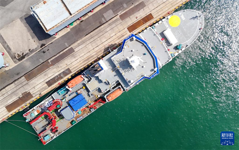 Equipe de expedi??o científica zarpa para explorar o Oceano Pacífico Ocidental