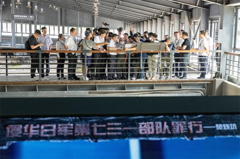 Ex-membro da unidade japonesa de guerra biológica exp?e crimes de guerra na China