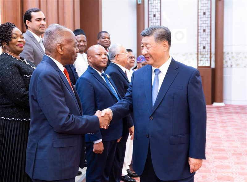 Xi Jinping diz que China continuará a apoiar a APN no aprofundamento dos intercambios com a UIP