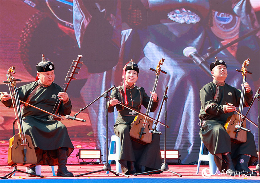 Mongólia Interior: Rally Cross Country tem início em Hanggin