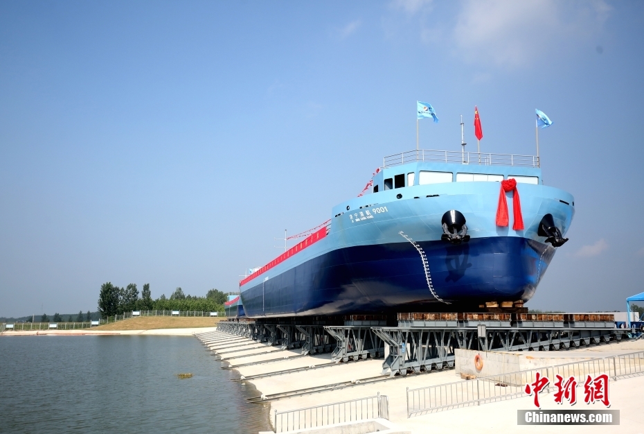 Primeiro lote de cargueiros inteligentes movidos a novas energias lan?ado no Grande Canal, leste da China
