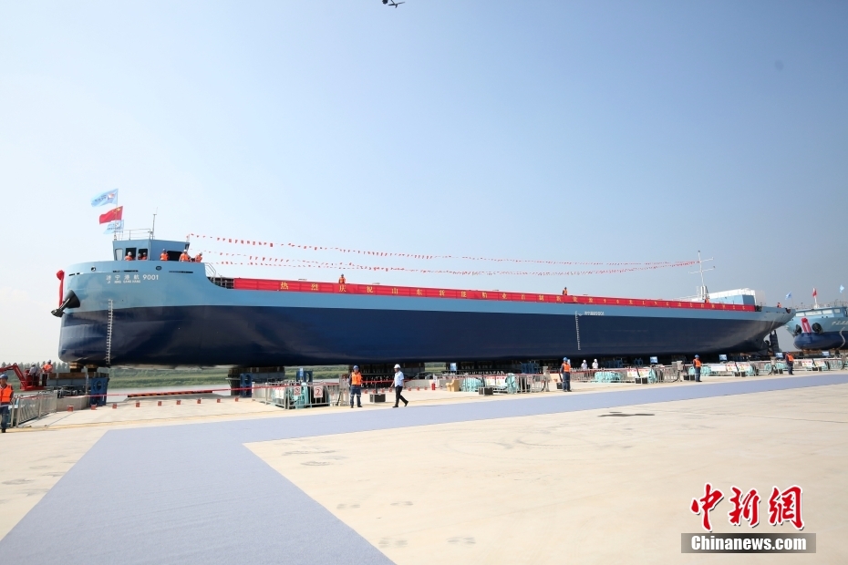 Primeiro lote de cargueiros inteligentes movidos a novas energias lan?ado no Grande Canal, leste da China