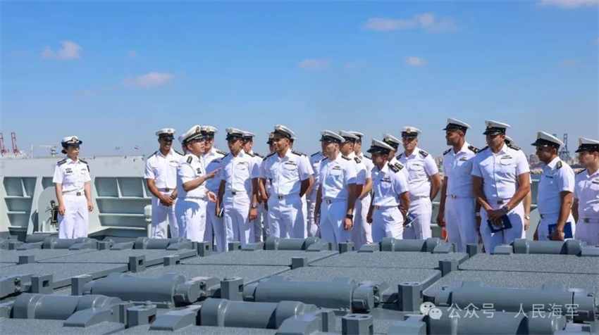 China e Egito realizam exercício naval conjunto no Mar Mediterraneo