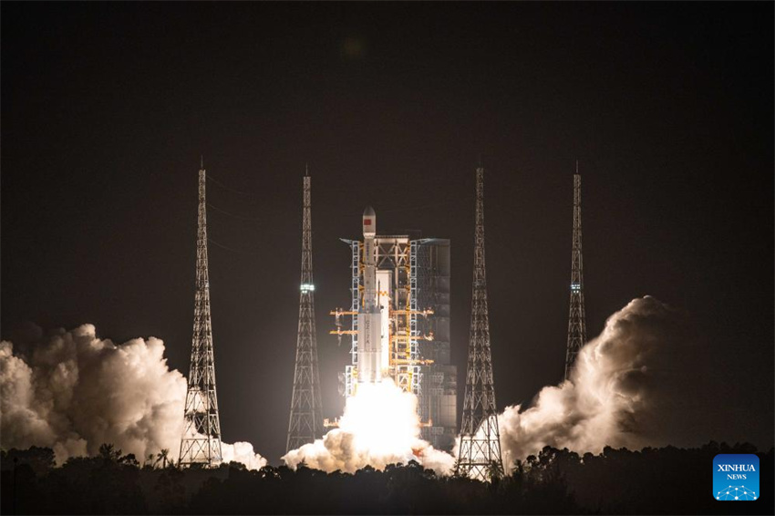 China lan?a novo satélite de comunica??es