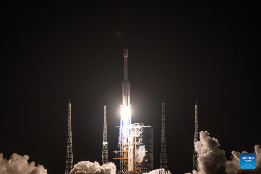 China lan?a novo satélite de comunica??es