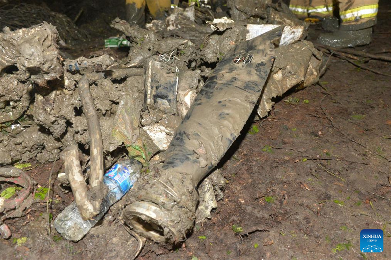 Queda de avi?o na Tailandia deixa cinco chineses mortos