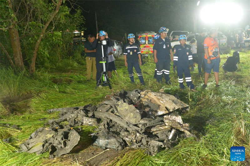 Queda de avi?o na Tailandia deixa cinco chineses mortos