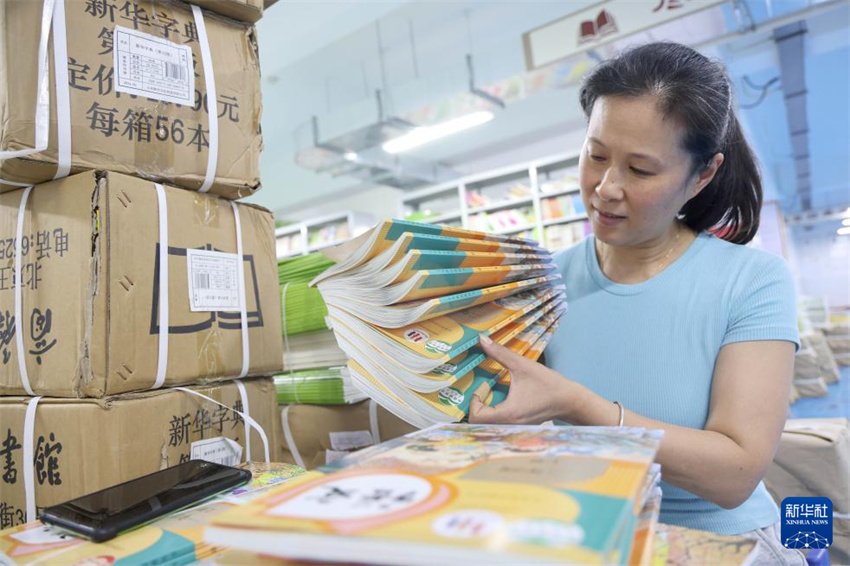 Novo semestre letivo prestes a come?ar em toda a China