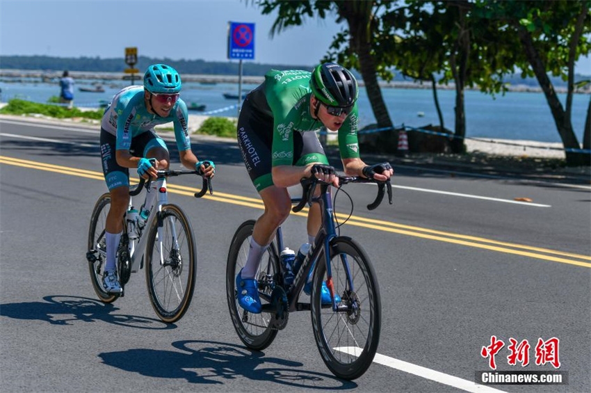15a Corrida Internacional de Ciclismo de Hainan é inaugurada