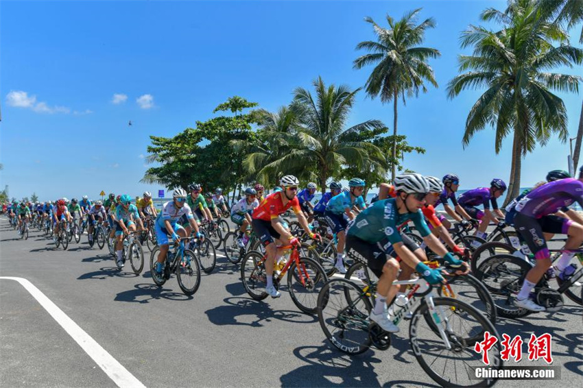 15a Corrida Internacional de Ciclismo de Hainan é inaugurada