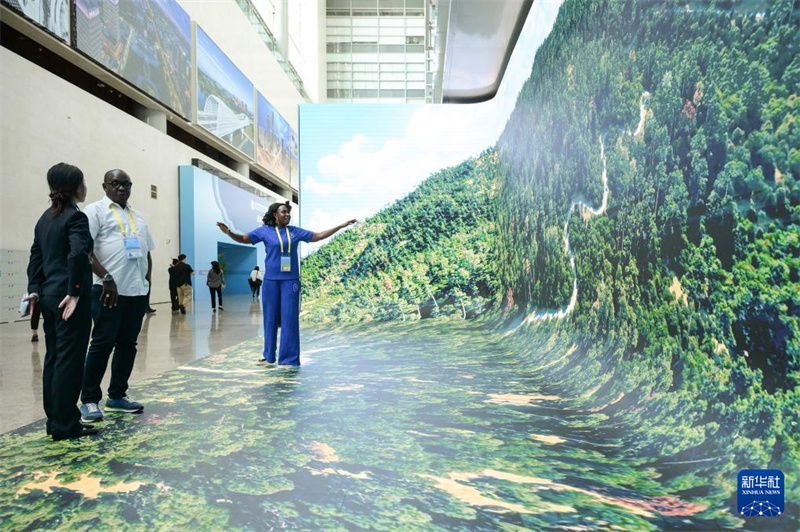 Centro de Imprensa do Fórum de Coopera??o China-áfrica dá as boas-vindas a repórteres de vários países