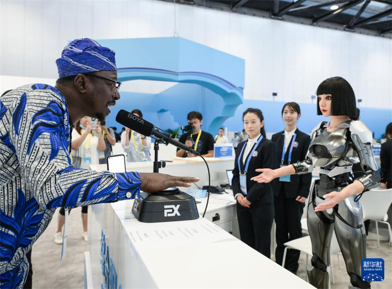 Centro de Imprensa do Fórum de Coopera??o China-áfrica dá as boas-vindas a repórteres de vários países