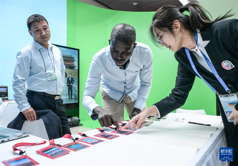 Centro de Imprensa do Fórum de Coopera??o China-áfrica dá as boas-vindas a repórteres de vários países