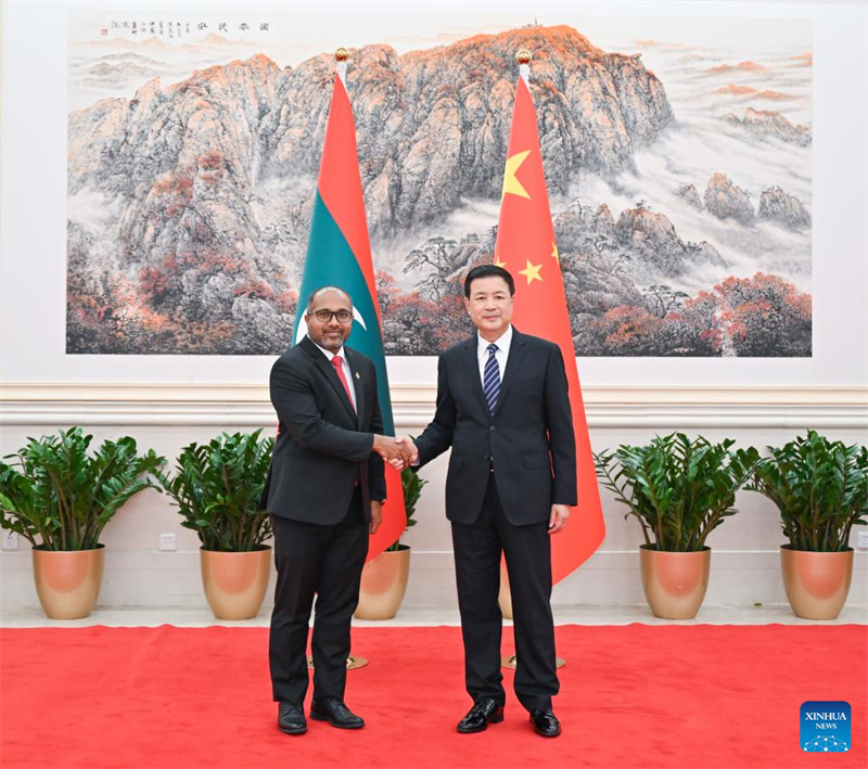 Ministro chinês da Seguran?a Pública reúne-se com chefe da Interpol e oficiais da Etiópia e Maldivas