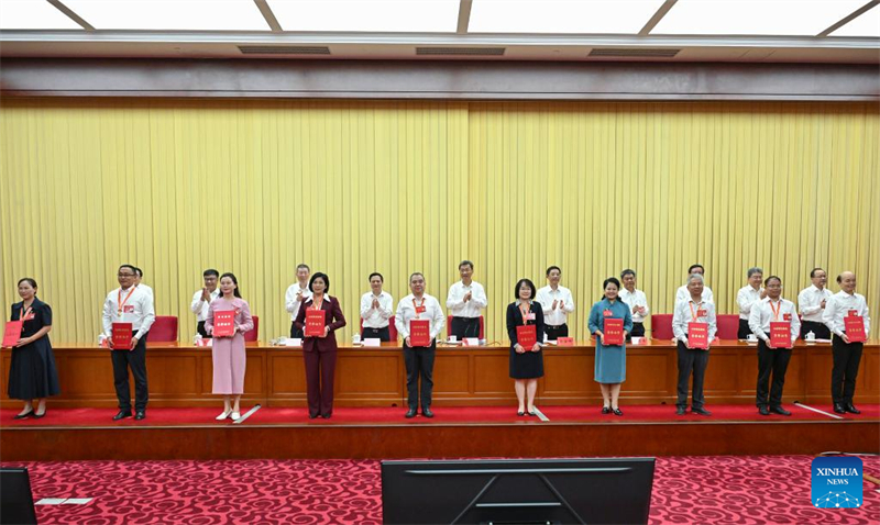China premia professores e institui??es de ensino modelo antes do Dia dos Professores