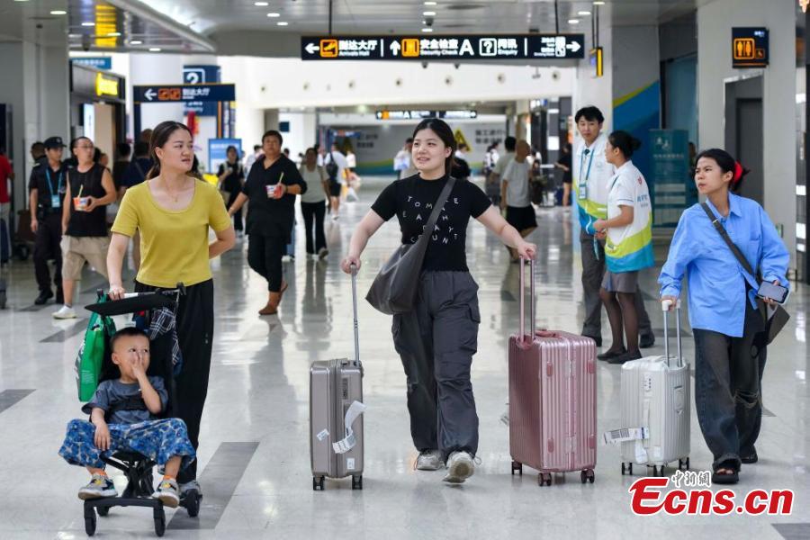 Aeroporto em Haikou retoma opera??o após supertuf?o Yagi