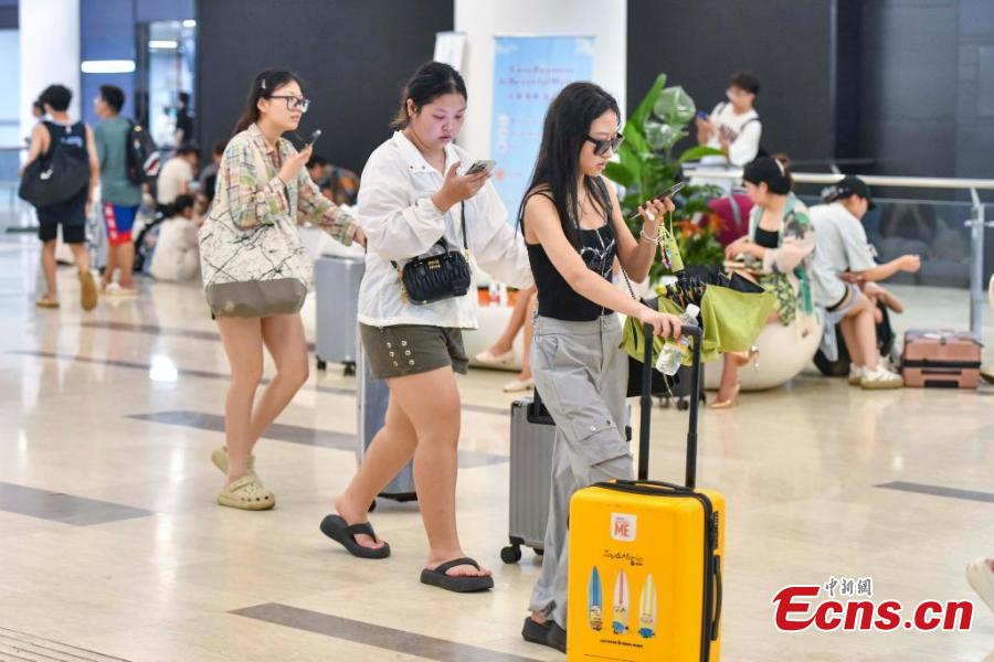 Aeroporto em Haikou retoma opera??o após supertuf?o Yagi