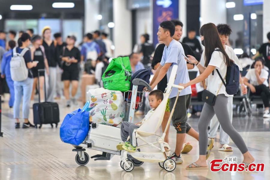 Aeroporto em Haikou retoma opera??o após supertuf?o Yagi