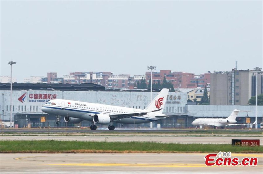 Primeiro avi?o C919 da Air China faz voo inaugural