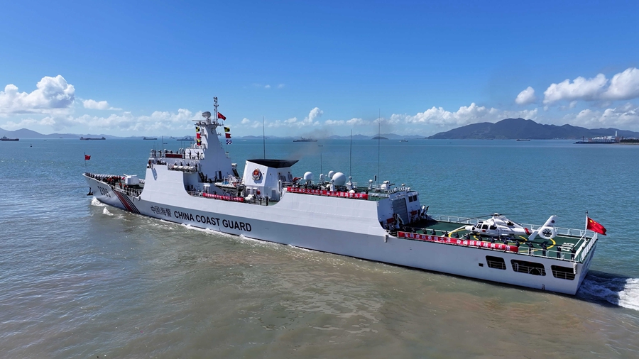 Forma??o de navios da Guarda Costeira da China zarpa para exercícios conjuntos na Rússia