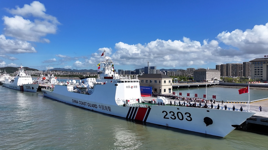 Forma??o de navios da Guarda Costeira da China zarpa para exercícios conjuntos na Rússia