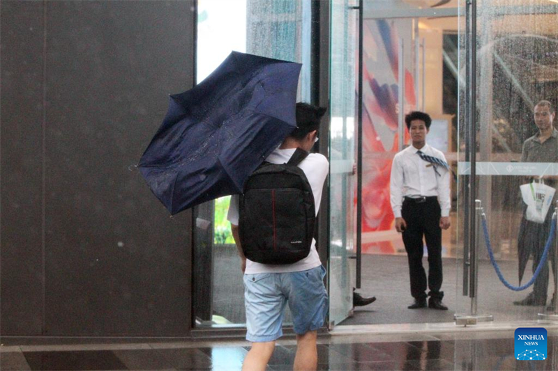 Tuf?o Bebinca atinge Shanghai