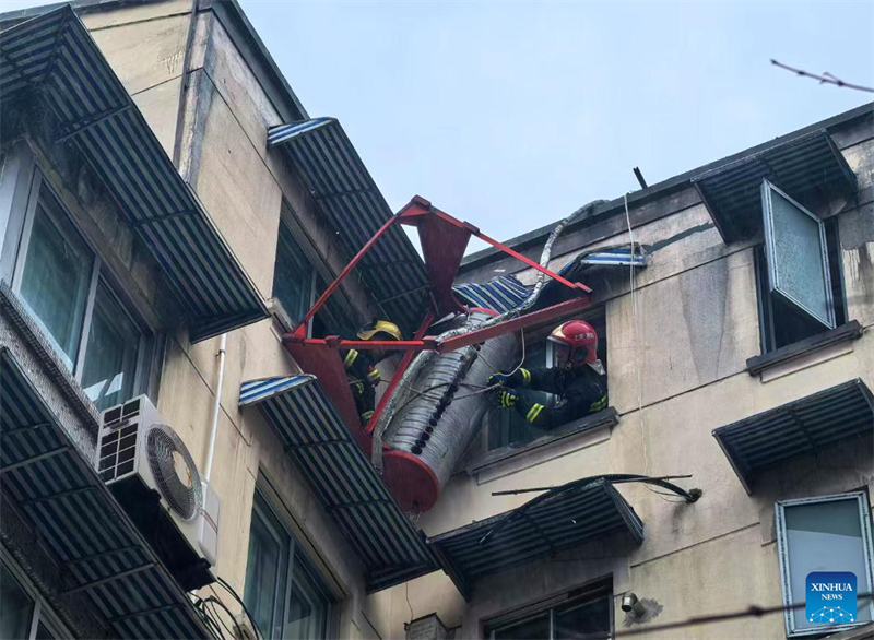 Tuf?o Bebinca atinge Shanghai