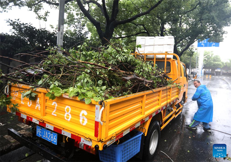 Tuf?o Bebinca atinge Shanghai