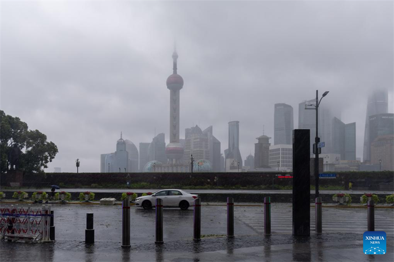 Tuf?o Bebinca atinge Shanghai