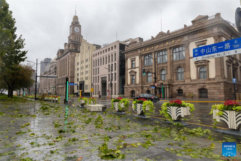 Tuf?o Bebinca atinge Shanghai