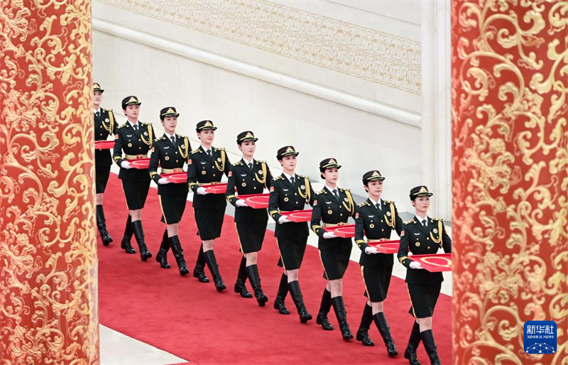 Xi Jinping estende felicita??es aos destinatários das mais altas honras estatais da China