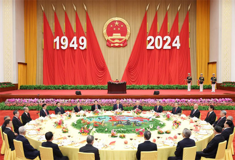 Xi Jinping pede maiores conquistas e contribui??es nacionais para paz e desenvolvimento da humanidade