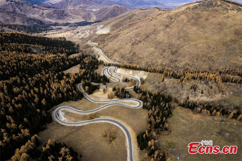 Estrada Altay-Hemu entra em opera??o experimental em Xinjiang