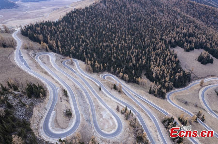 Estrada Altay-Hemu entra em opera??o experimental em Xinjiang