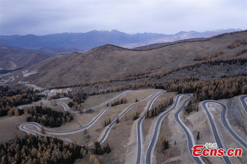 Estrada Altay-Hemu entra em opera??o experimental em Xinjiang