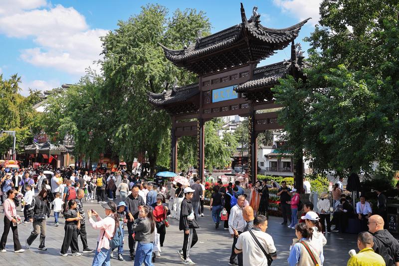 China contabiliza 765 milh?es de viagens domésticas durante feriado do Dia Nacional de 2024