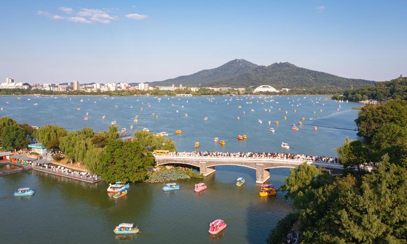 China contabiliza 765 milh?es de viagens domésticas durante feriado do Dia Nacional de 2024