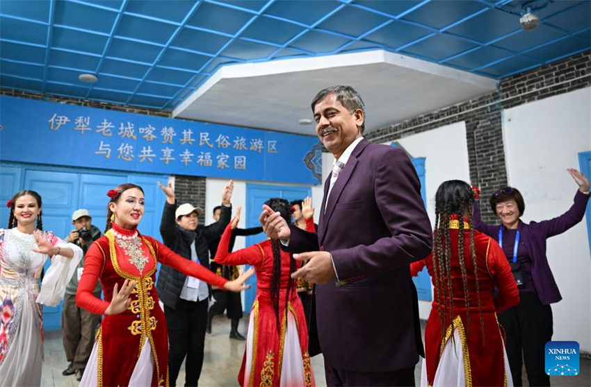 Participantes da 6a Cúpula Mundial de Mídia visitam Xinjiang