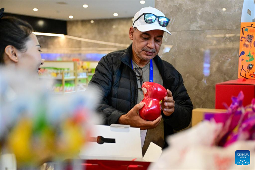 Participantes da 6a Cúpula Mundial de Mídia visitam Xinjiang