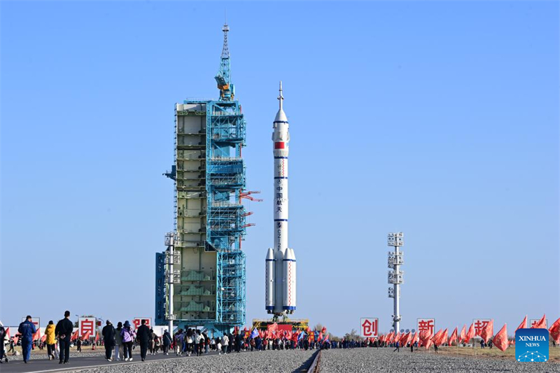 China se prepara para lan?ar nave espacial tripulada Shenzhou-19