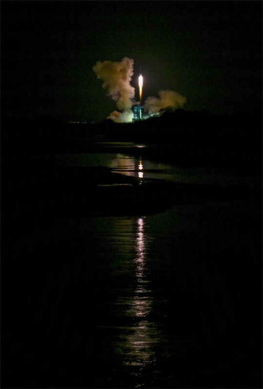 China lan?a nave espacial tripulada Shenzhou-19