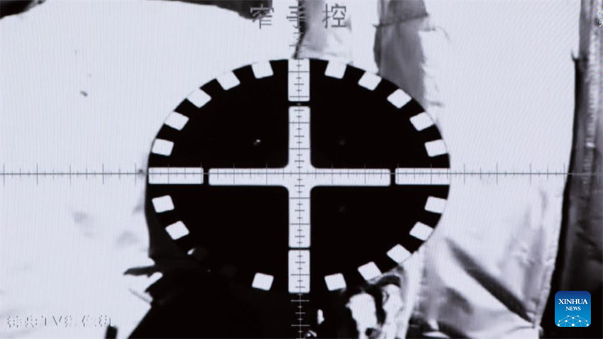 Nave espacial chinesa Shenzhou-19 atraca à combina??o da esta??o espacial