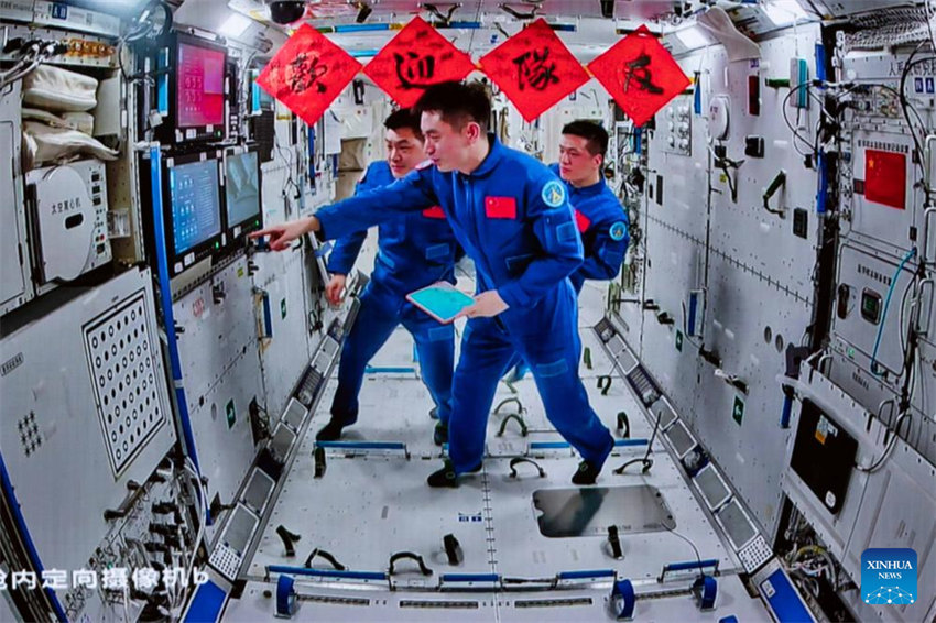 Nave espacial chinesa Shenzhou-19 atraca à combina??o da esta??o espacial