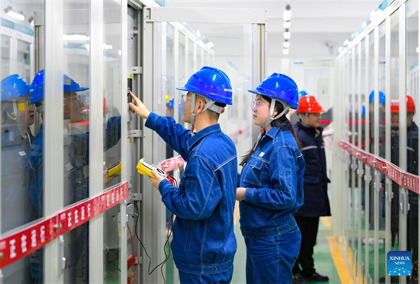 Novo projeto de ultra-alta tens?o come?a a operar no norte da China